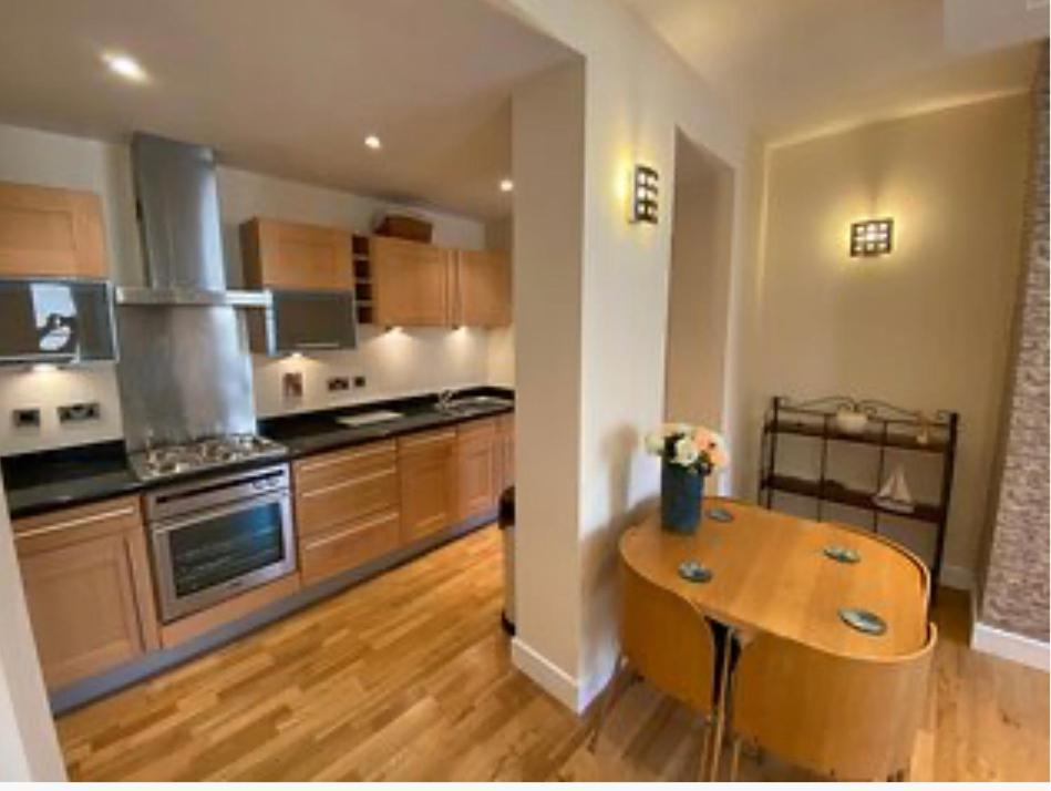 Easby Breakaways - **Modern Apartment 5 Mins From South Bay, Scarborough** ภายนอก รูปภาพ