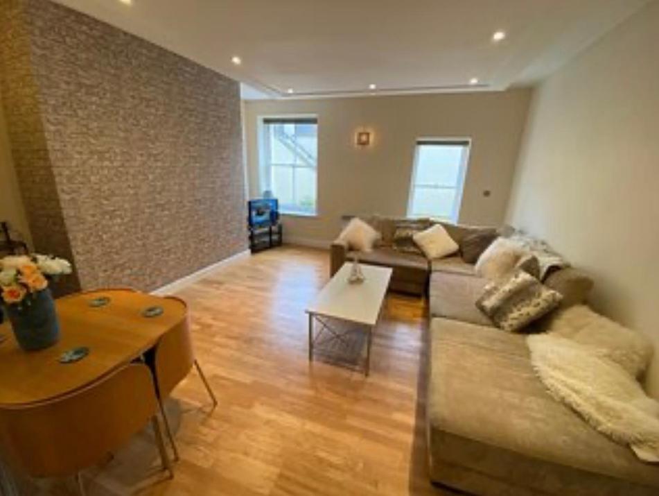 Easby Breakaways - **Modern Apartment 5 Mins From South Bay, Scarborough** ภายนอก รูปภาพ